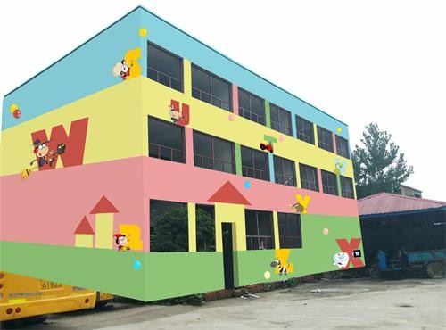 幼兒園彩繪中最重要的還是要看配色和材料的應(yīng)用